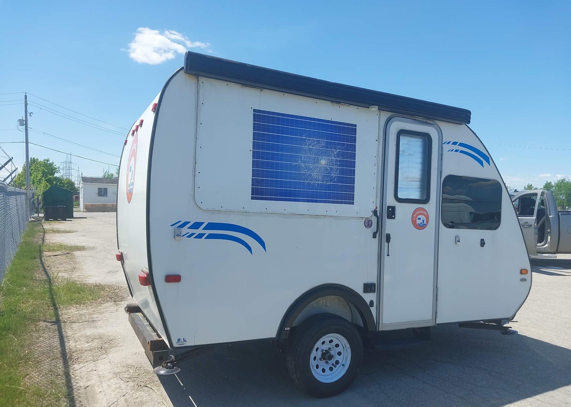 2015 TRAILER ARTISANAL.