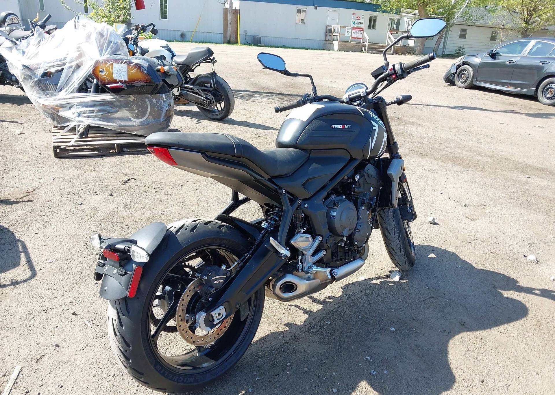 2022 TRIUMPH MOTORCYCLE TRIDENT 660
