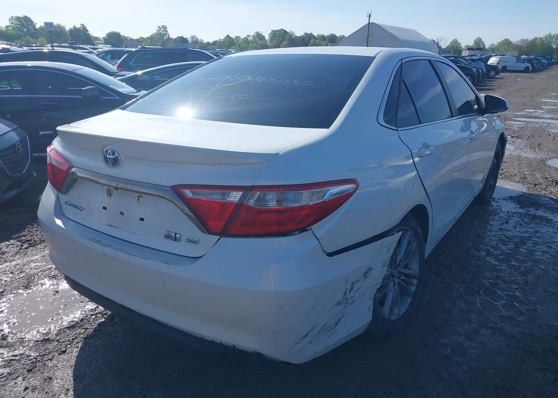 2017 TOYOTA CAMRY HYBRID SE