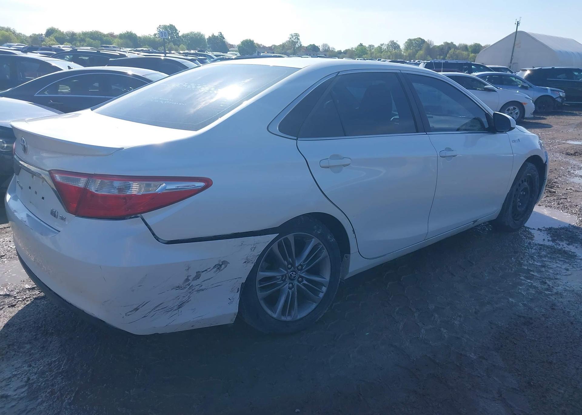 2017 TOYOTA CAMRY HYBRID SE