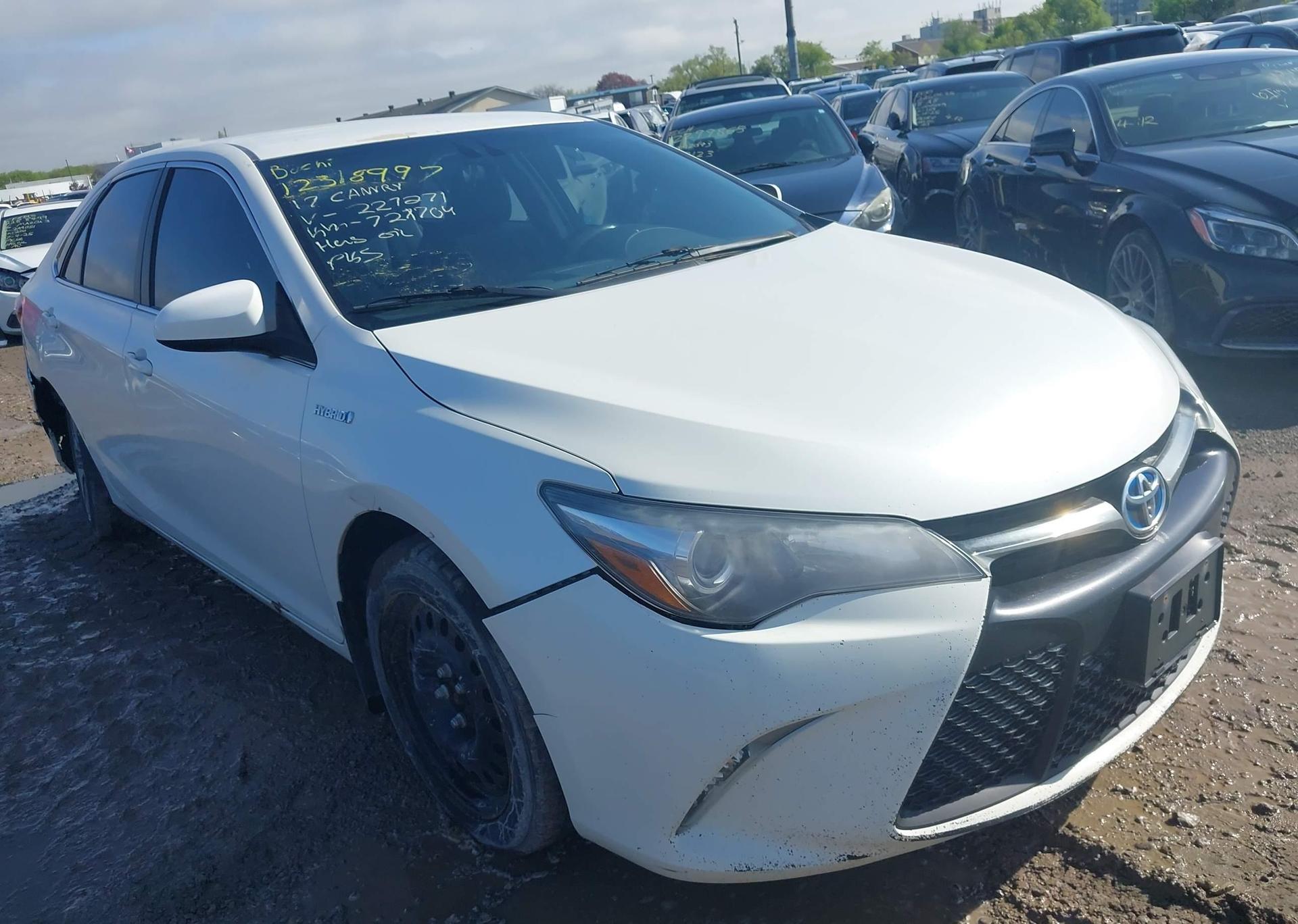 2017 TOYOTA CAMRY HYBRID SE