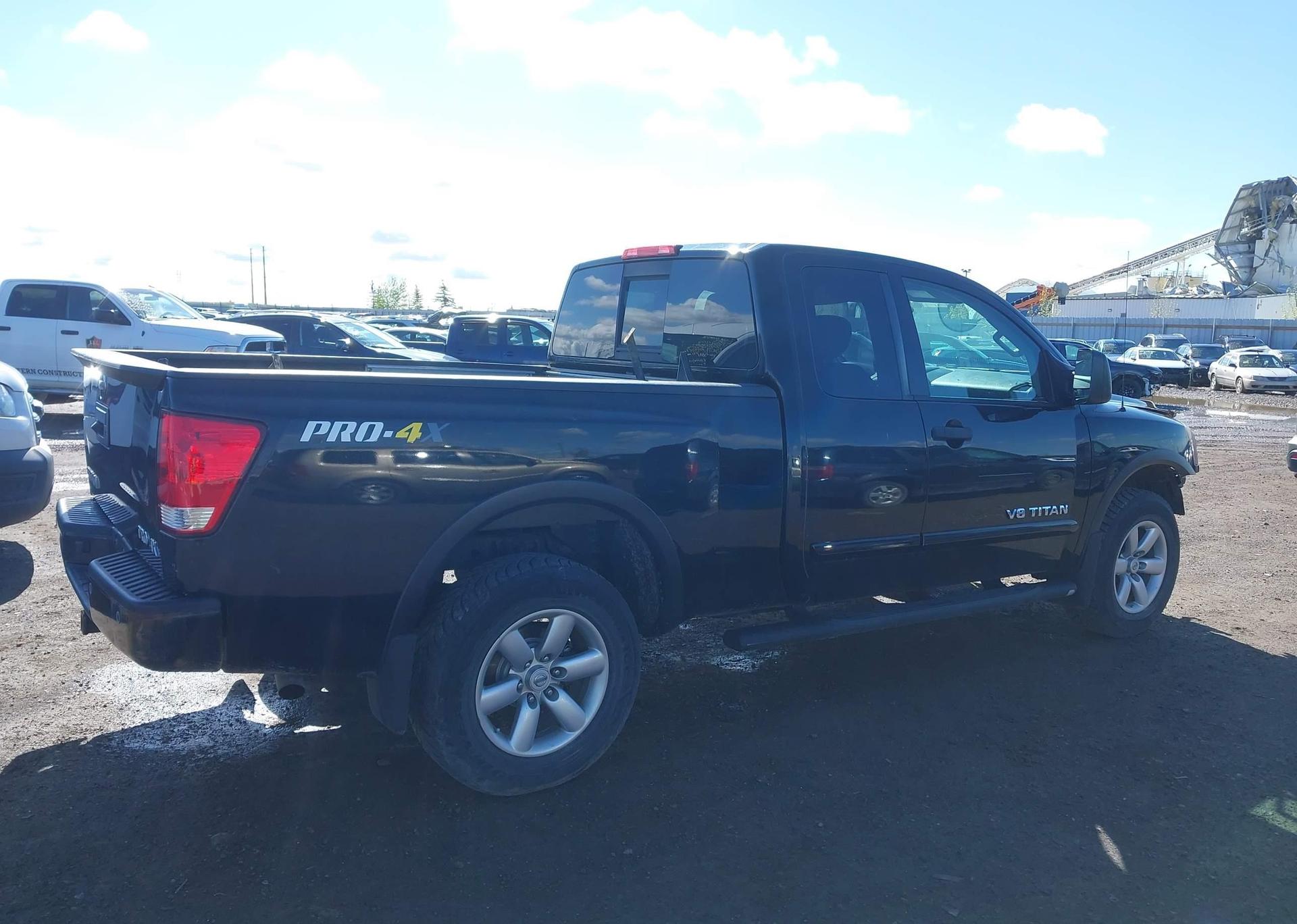 2015 NISSAN TITAN S