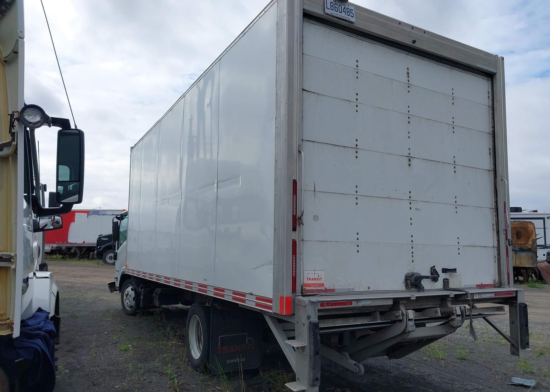 2019 ISUZU NRR