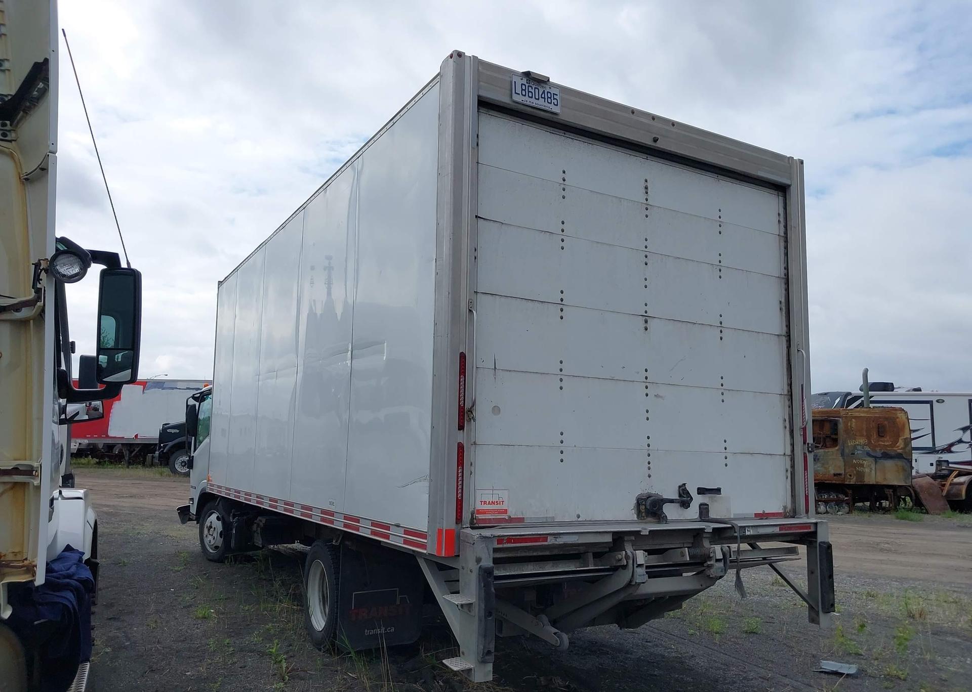 2019 ISUZU NRR