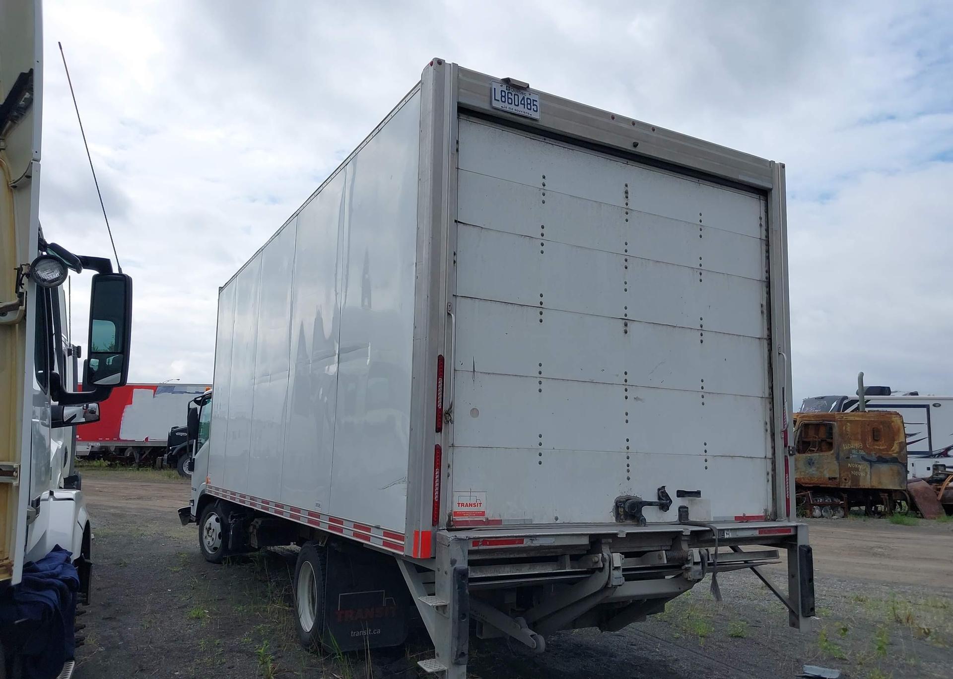 2019 ISUZU NRR