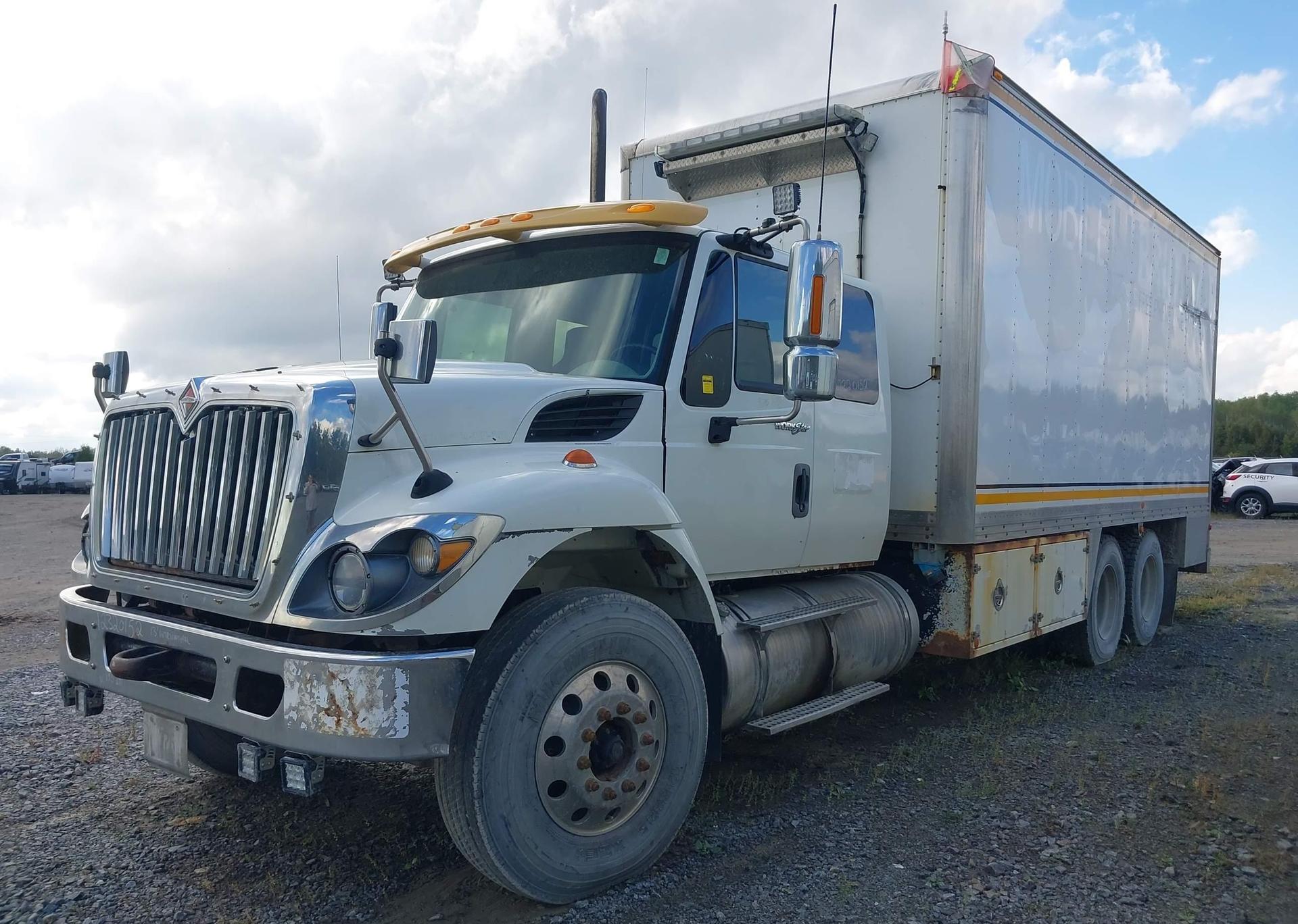 2013 INTERNATIONAL 7000 7400