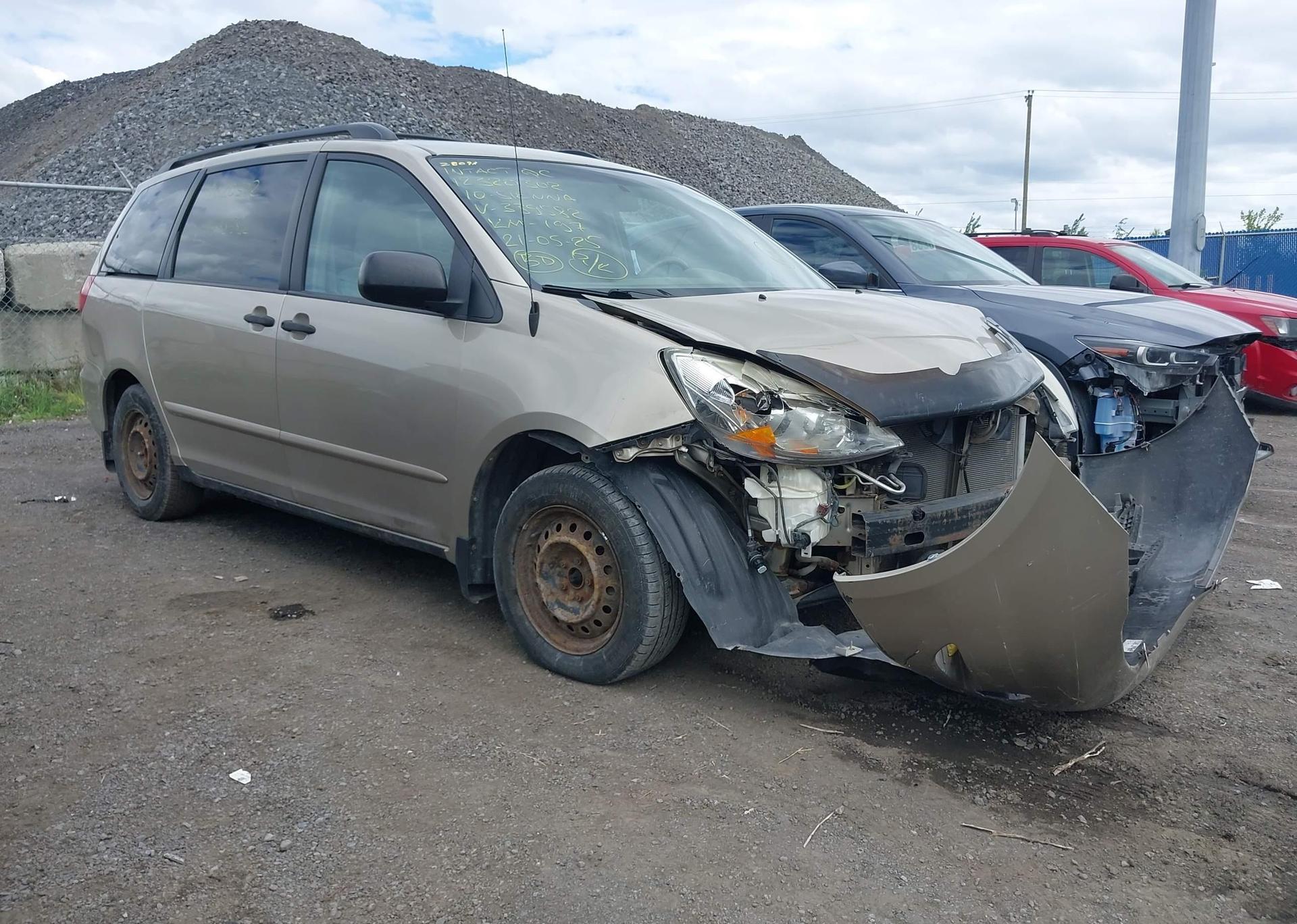 2010 TOYOTA SIENNA