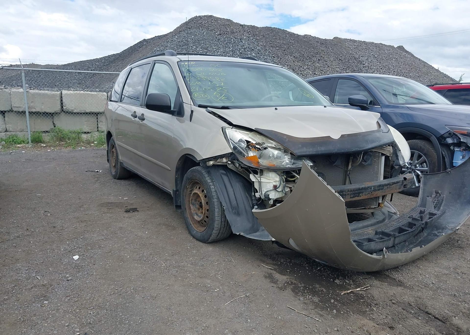 2010 TOYOTA SIENNA