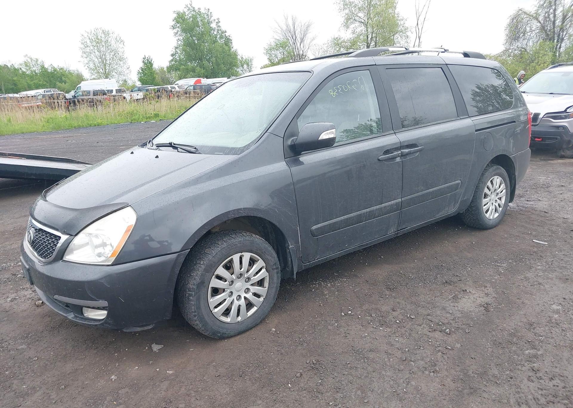 2014 KIA SEDONA