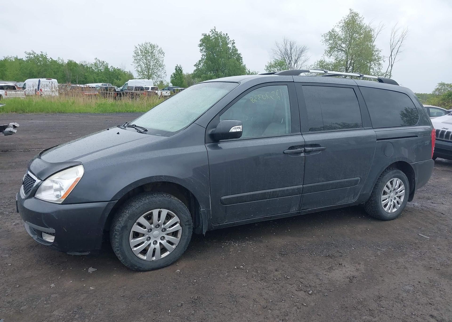 2014 KIA SEDONA