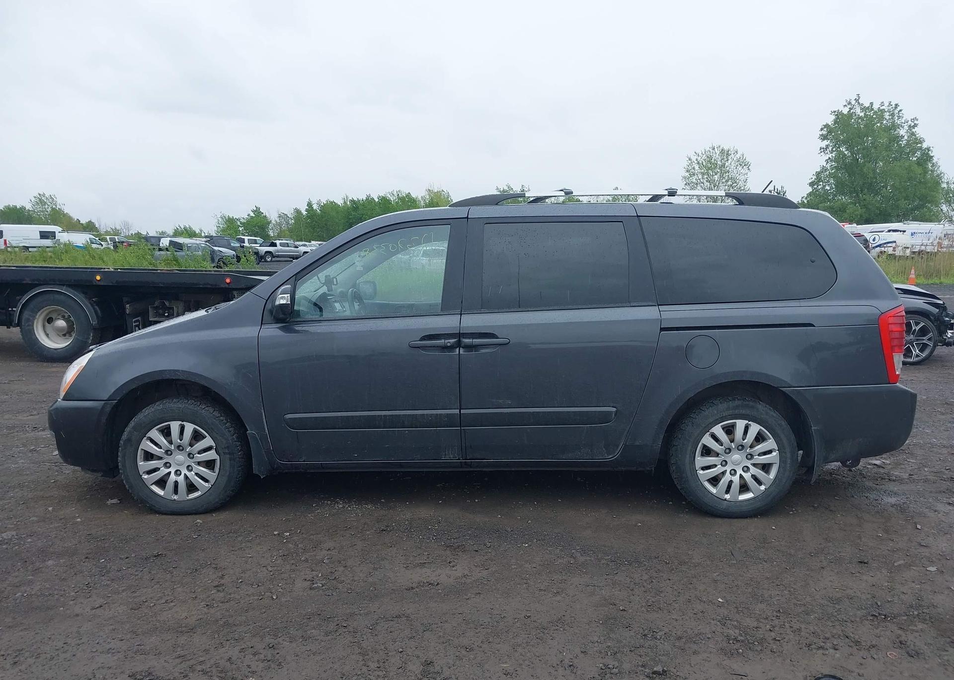 2014 KIA SEDONA