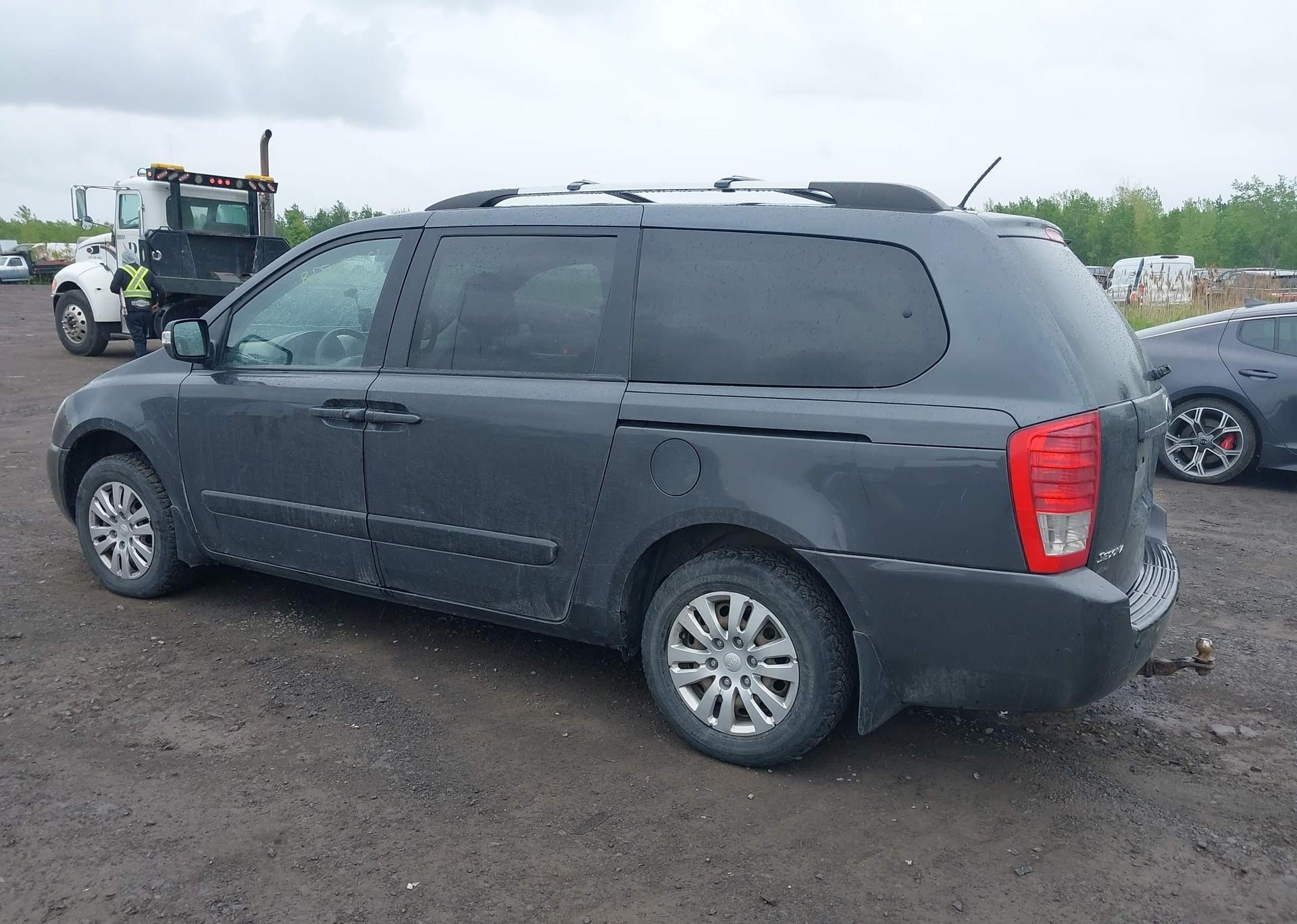 2014 KIA SEDONA