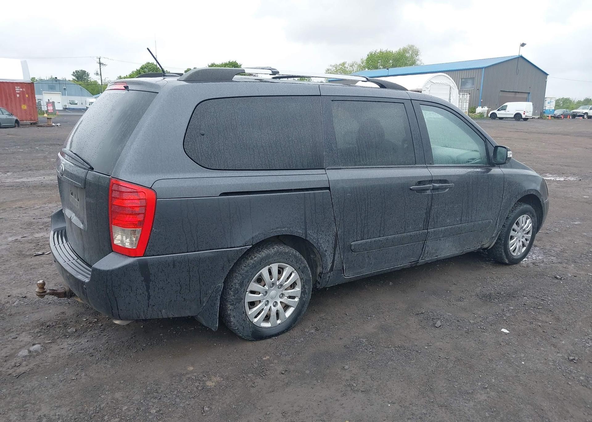 2014 KIA SEDONA