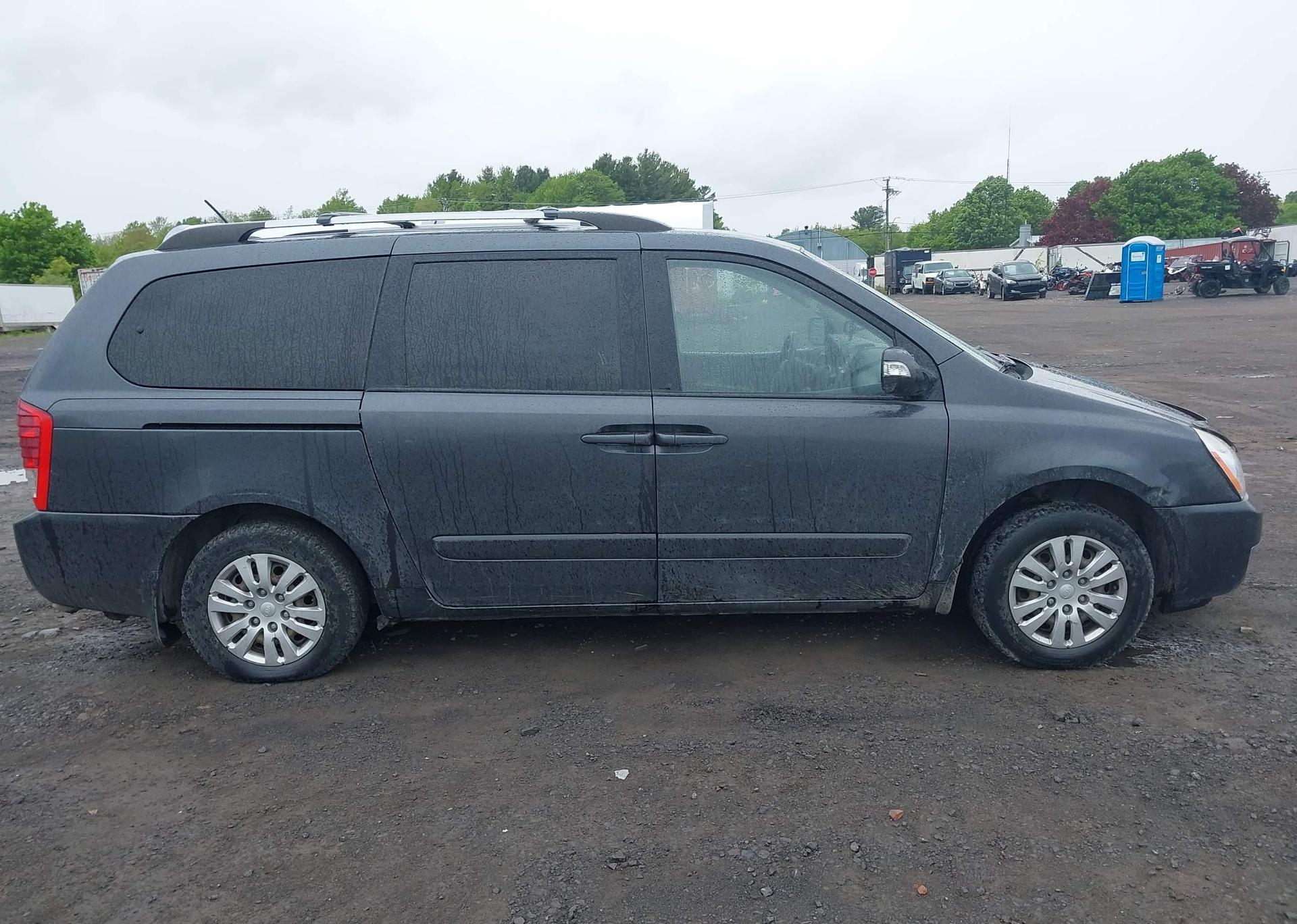 2014 KIA SEDONA