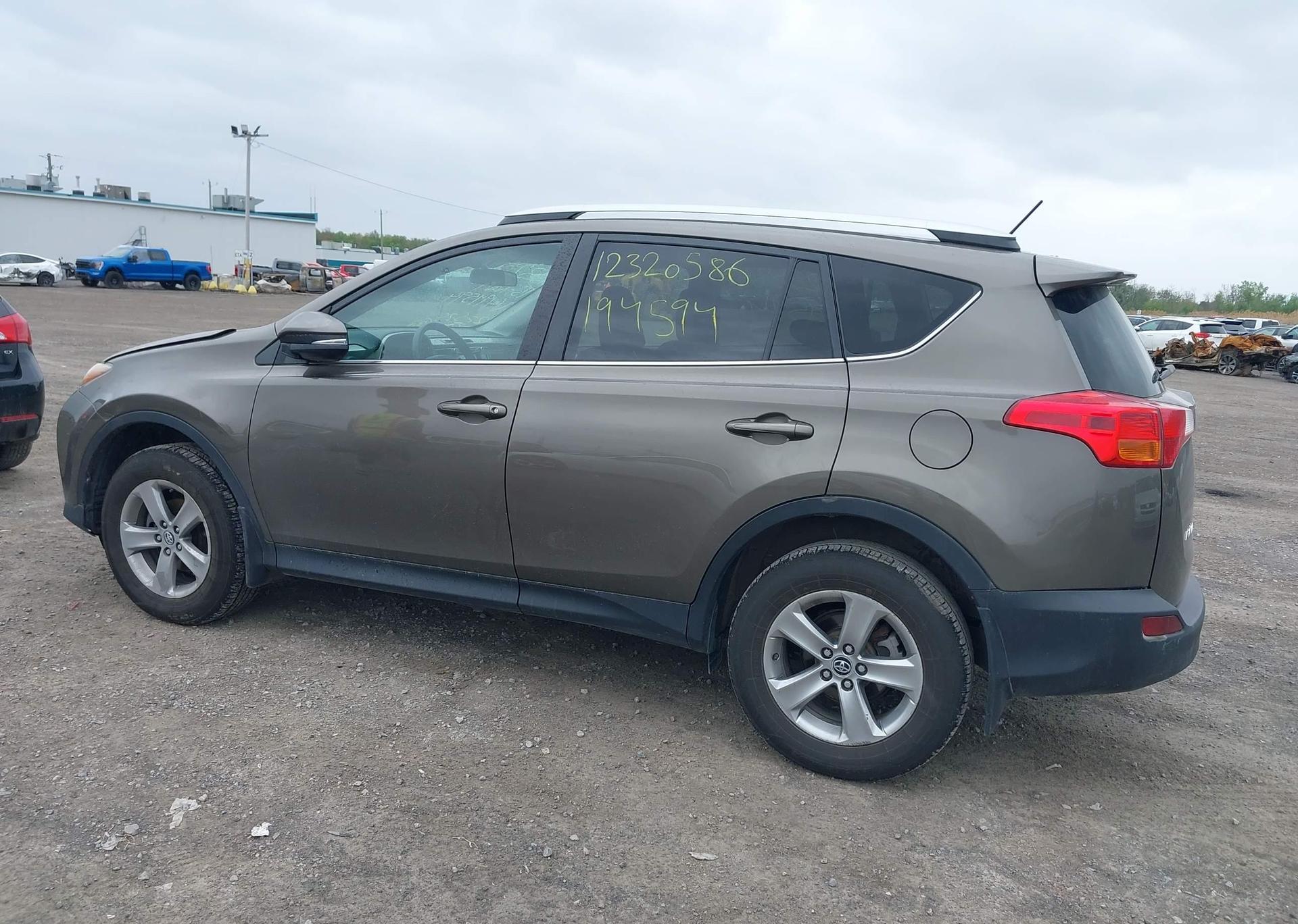2015 TOYOTA RAV4