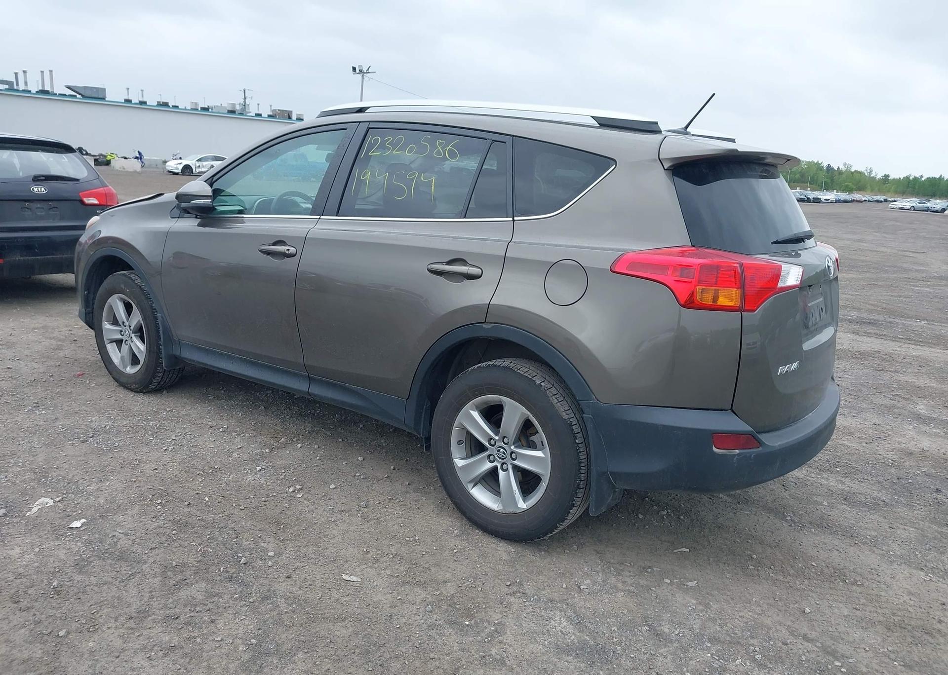 2015 TOYOTA RAV4
