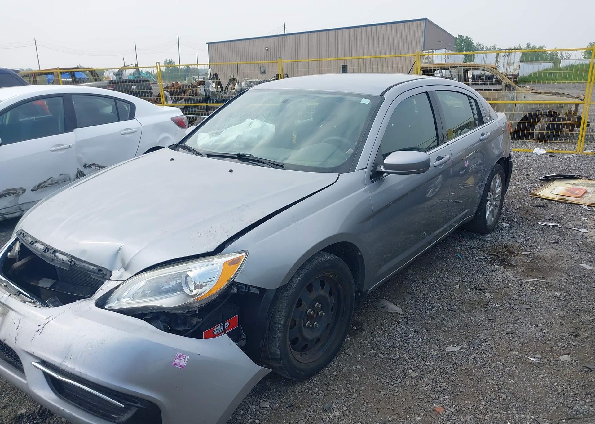 2013 CHRYSLER 200 LX