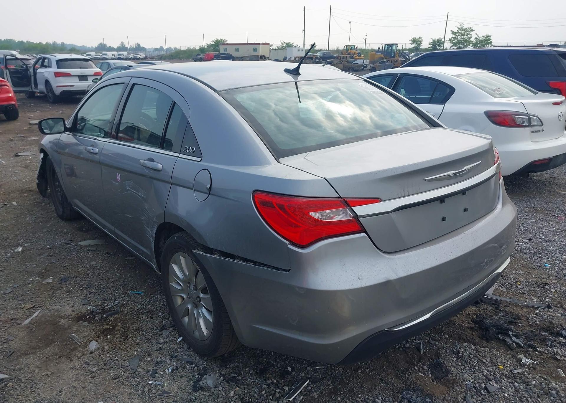 2013 CHRYSLER 200 LX