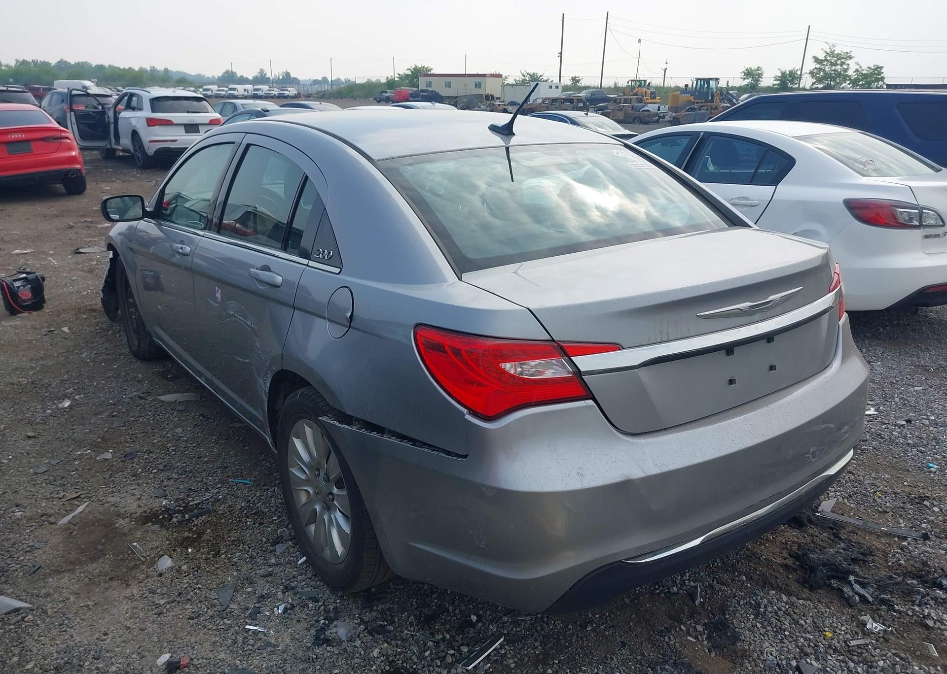 2013 CHRYSLER 200 LX