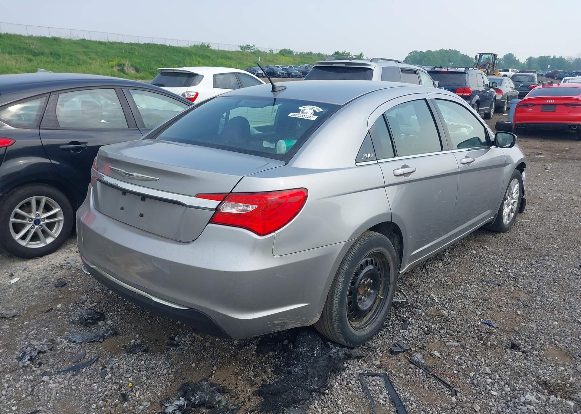 2013 CHRYSLER 200 LX