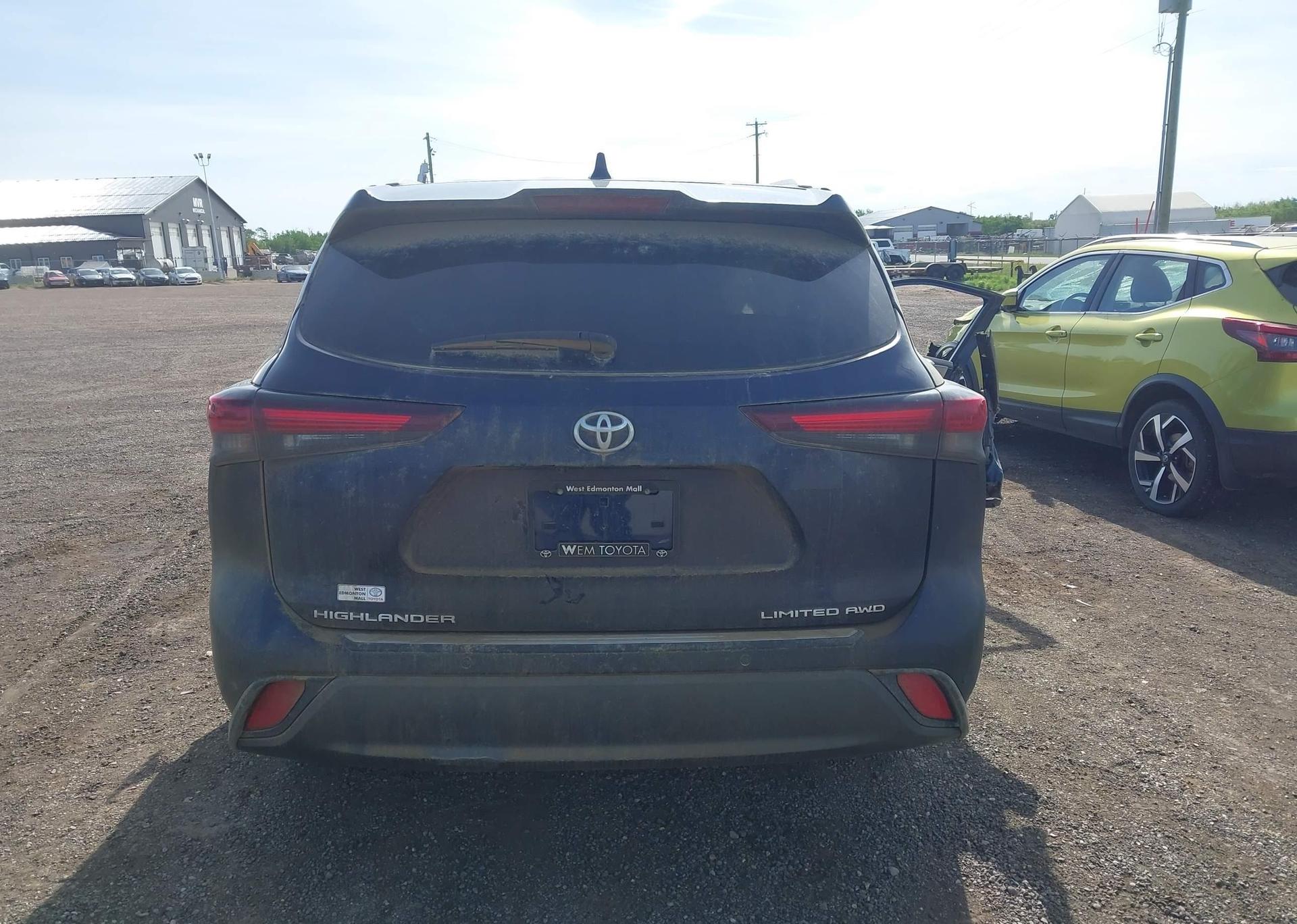 2024 TOYOTA HIGHLANDER LE