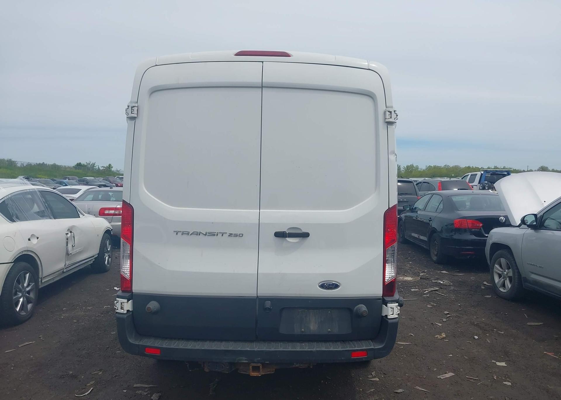 2016 FORD transit t-250