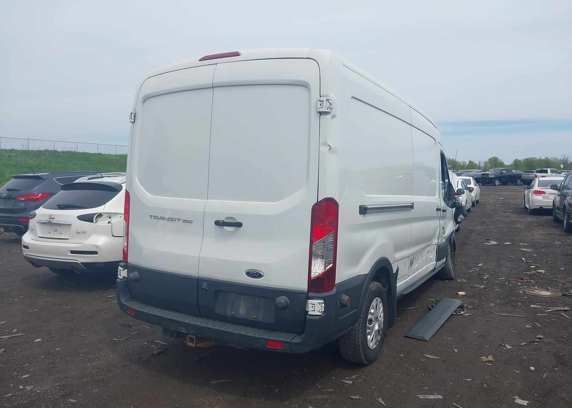 2016 FORD transit t-250