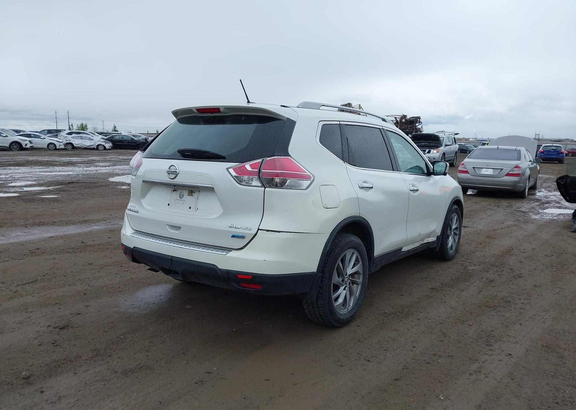 2015 NISSAN ROGUE S