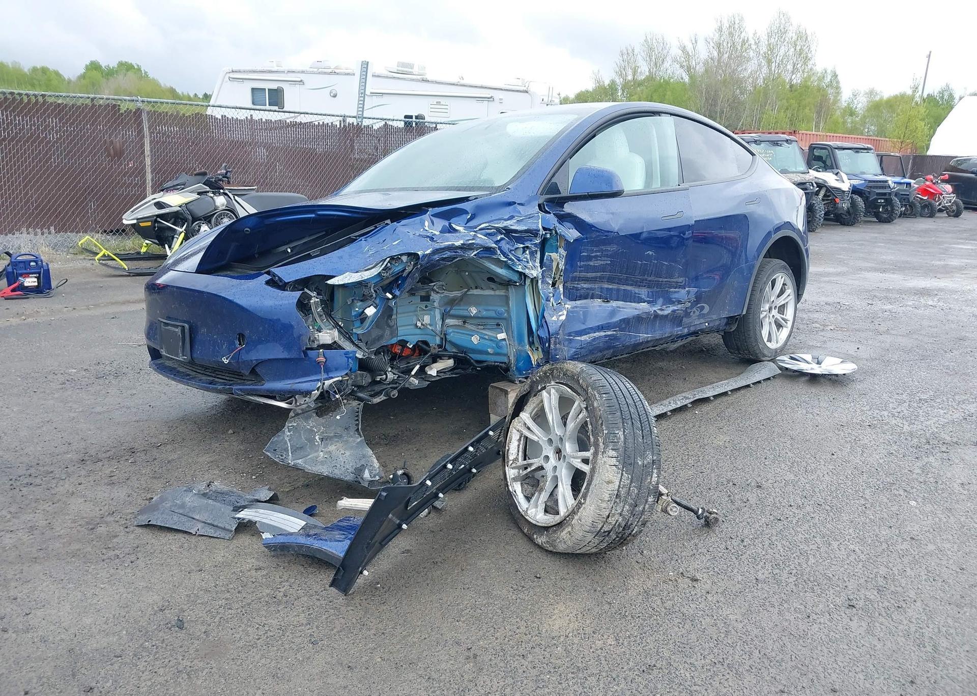 2024 TESLA MODEL Y