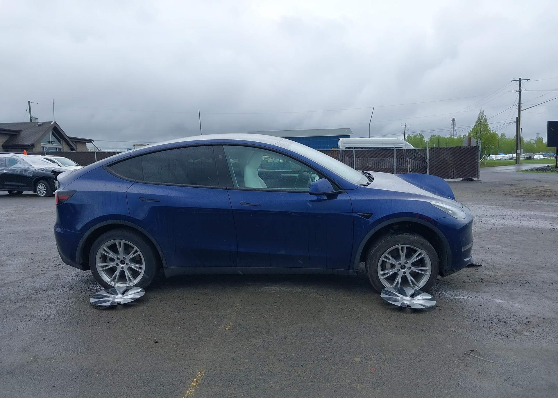 2024 TESLA MODEL Y