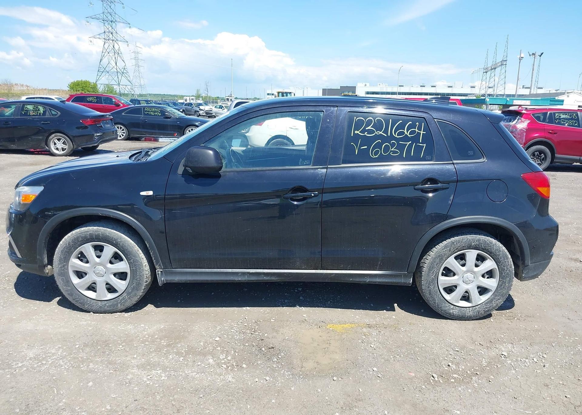 2018 MITSUBISHI RVR