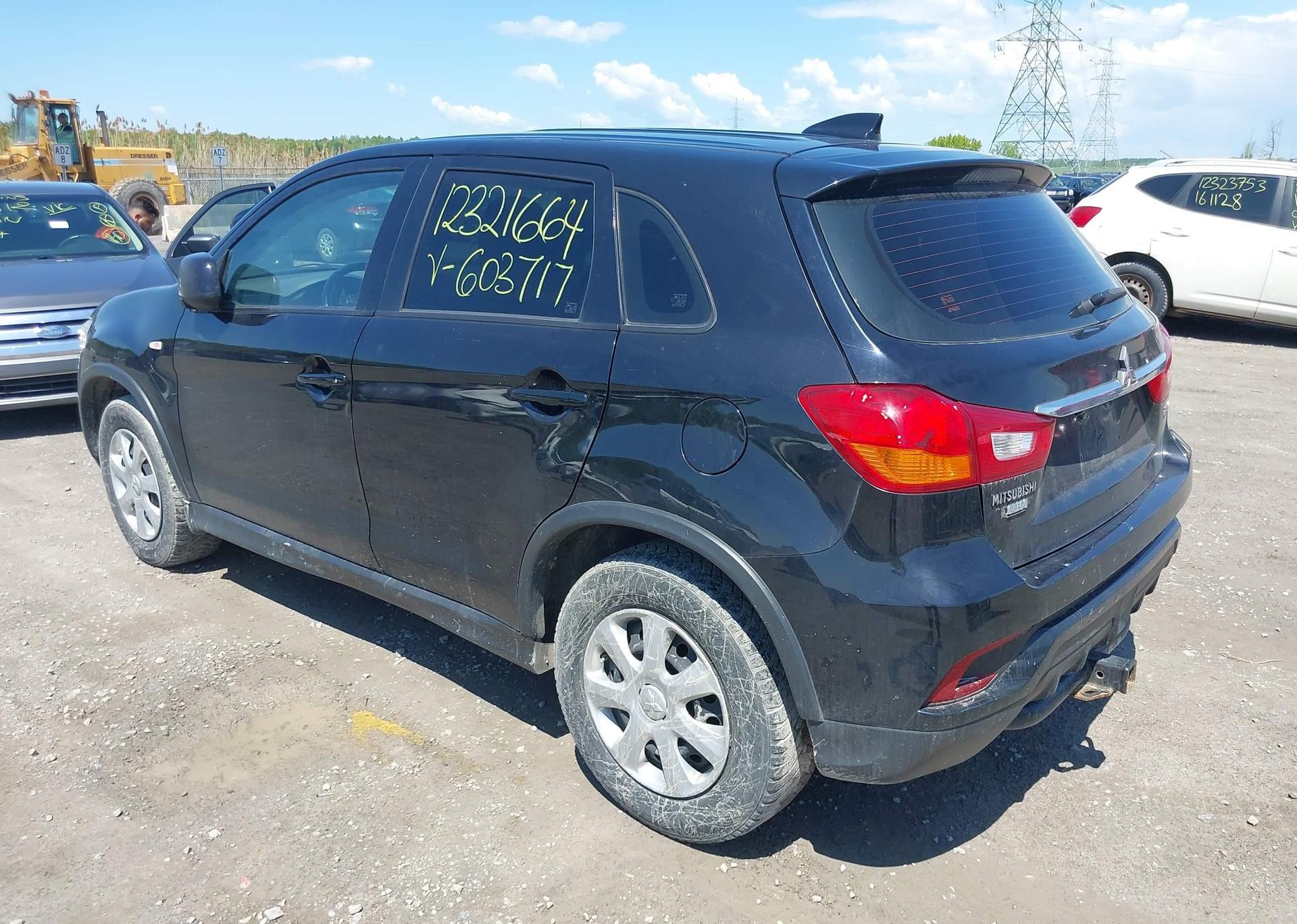 2018 MITSUBISHI RVR