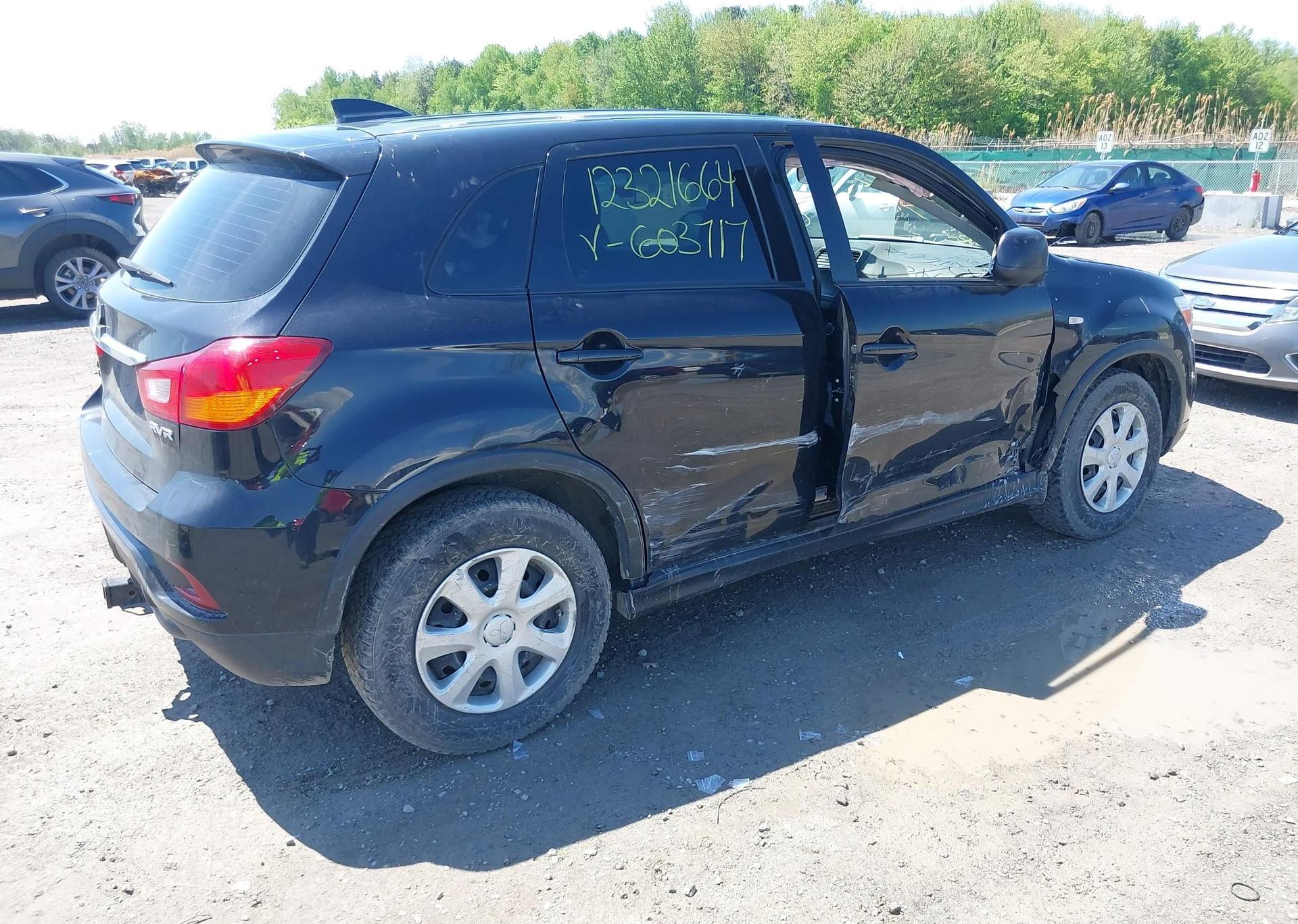2018 MITSUBISHI RVR