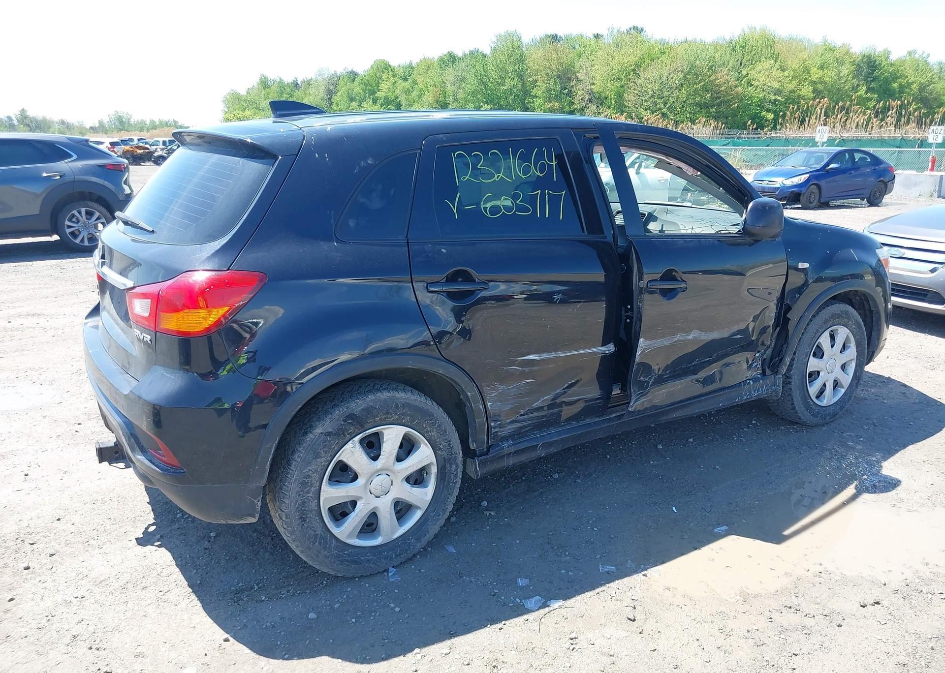 2018 MITSUBISHI RVR