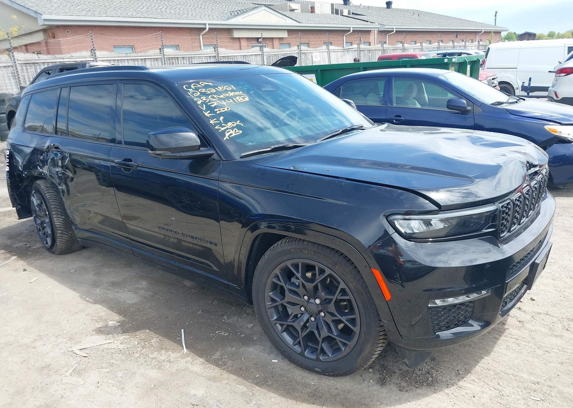 2023 JEEP GRAND CHEROKEE L SUMMIT