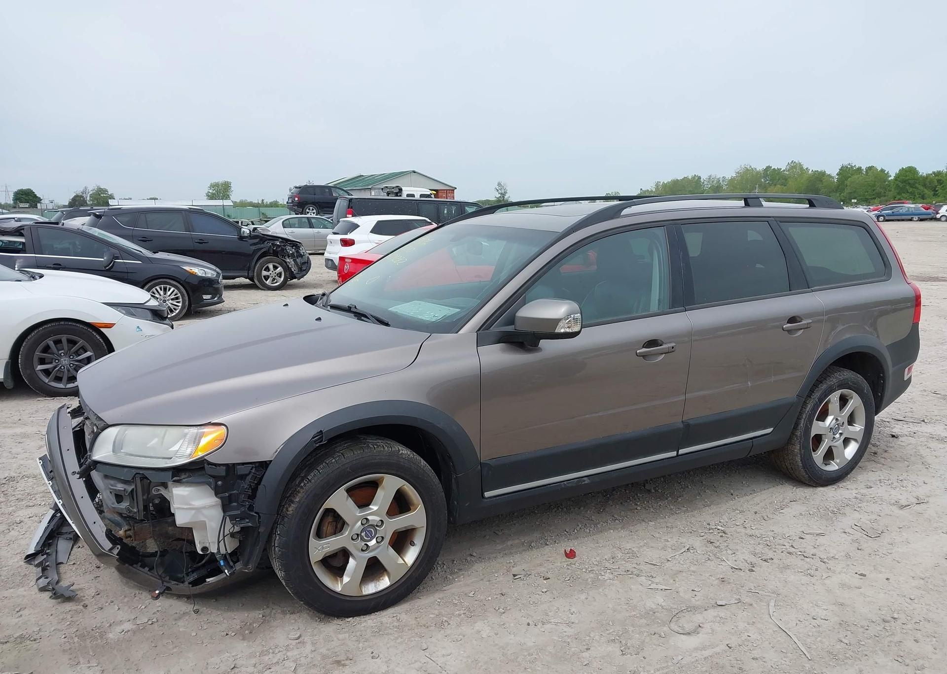 2010 VOLVO XC70 3.2