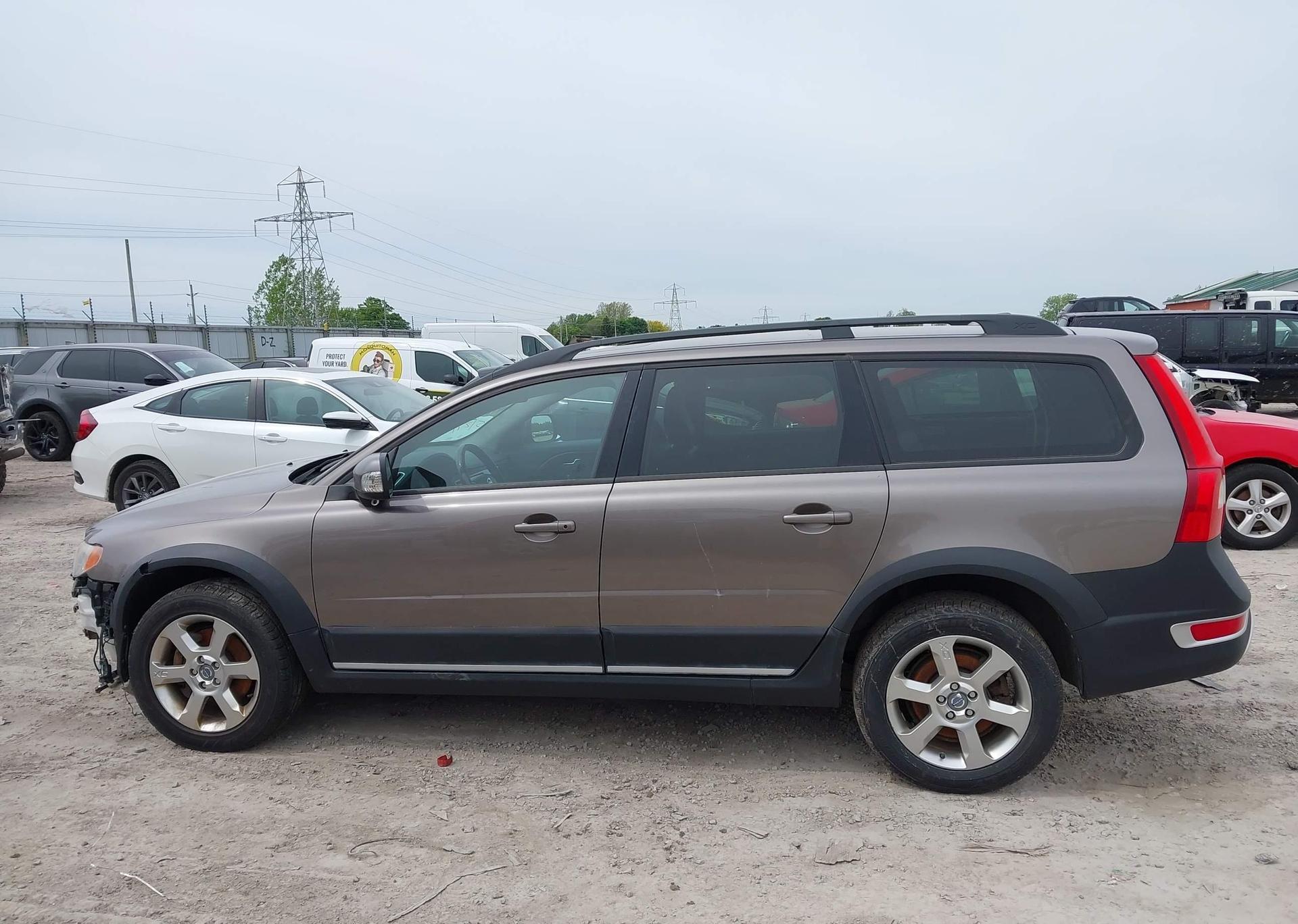 2010 VOLVO XC70 3.2