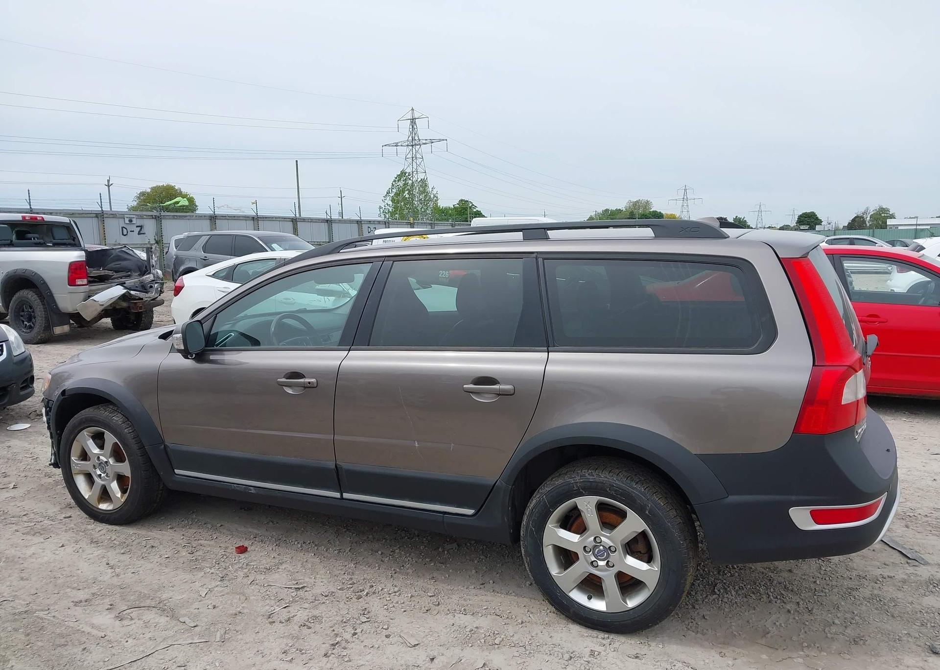 2010 VOLVO XC70 3.2