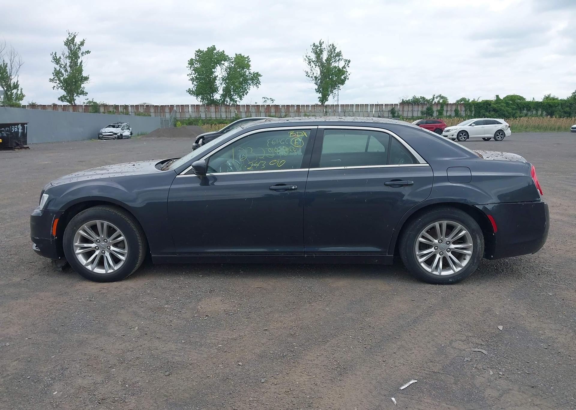 2016 CHRYSLER 300 LIMITED