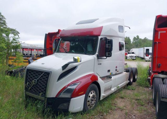 2020 VOLVO V N L