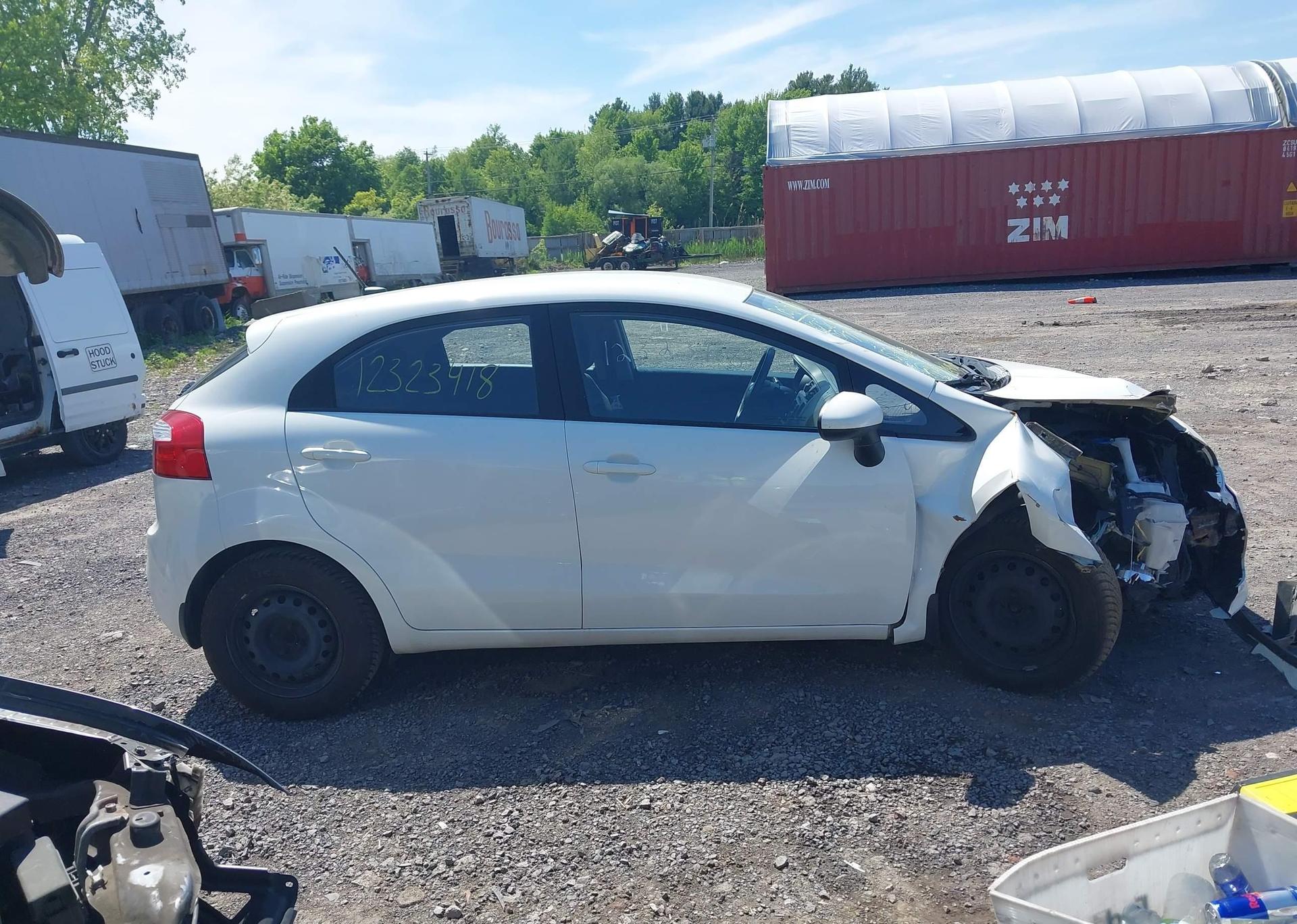 2015 KIA RIO LX