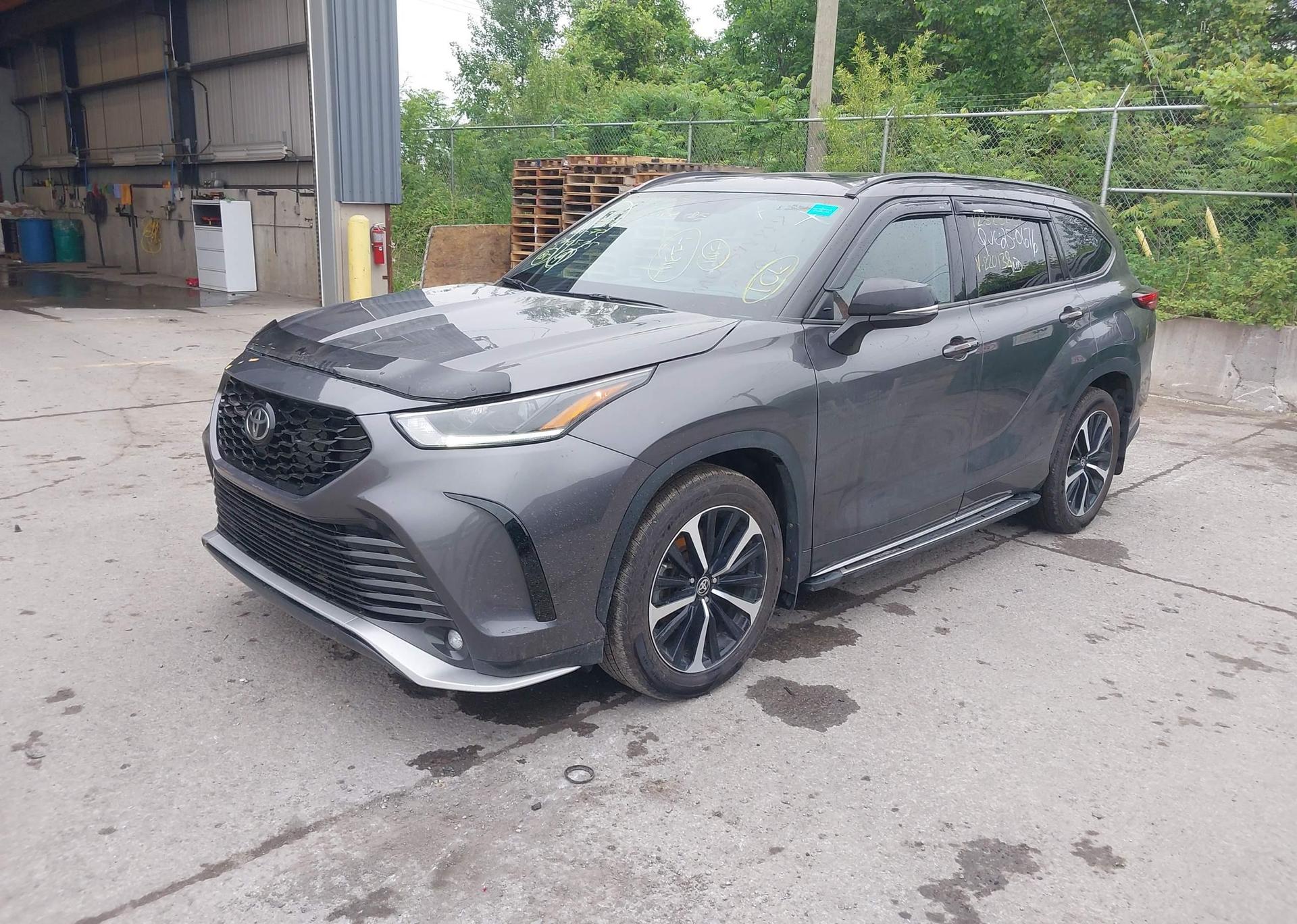 2022 TOYOTA HIGHLANDER XSE
