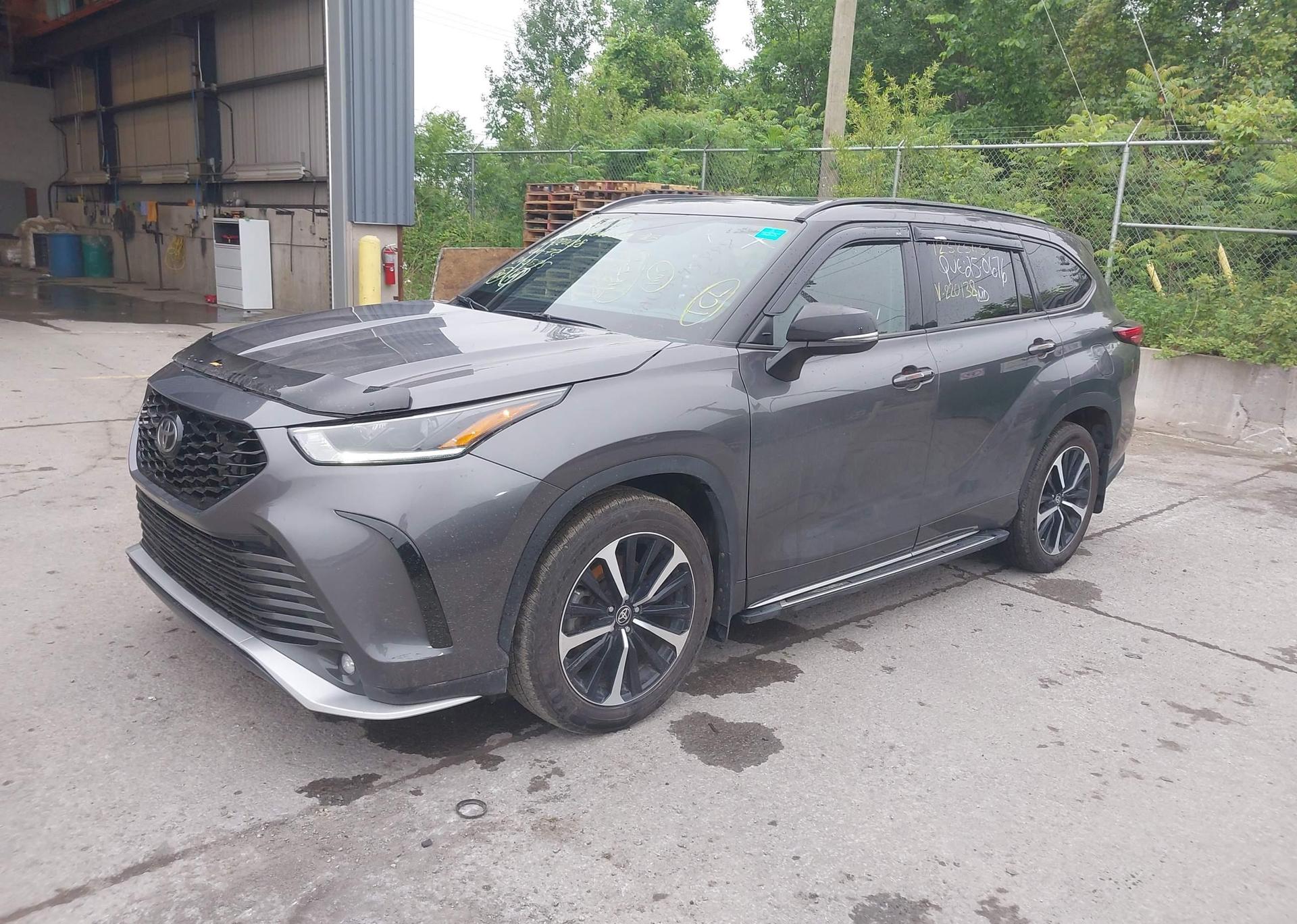 2022 TOYOTA HIGHLANDER XSE