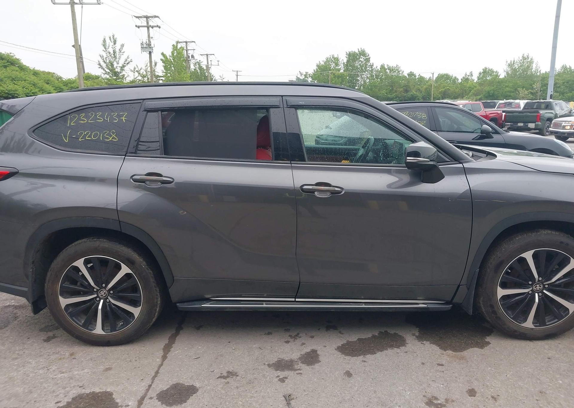 2022 TOYOTA HIGHLANDER XSE