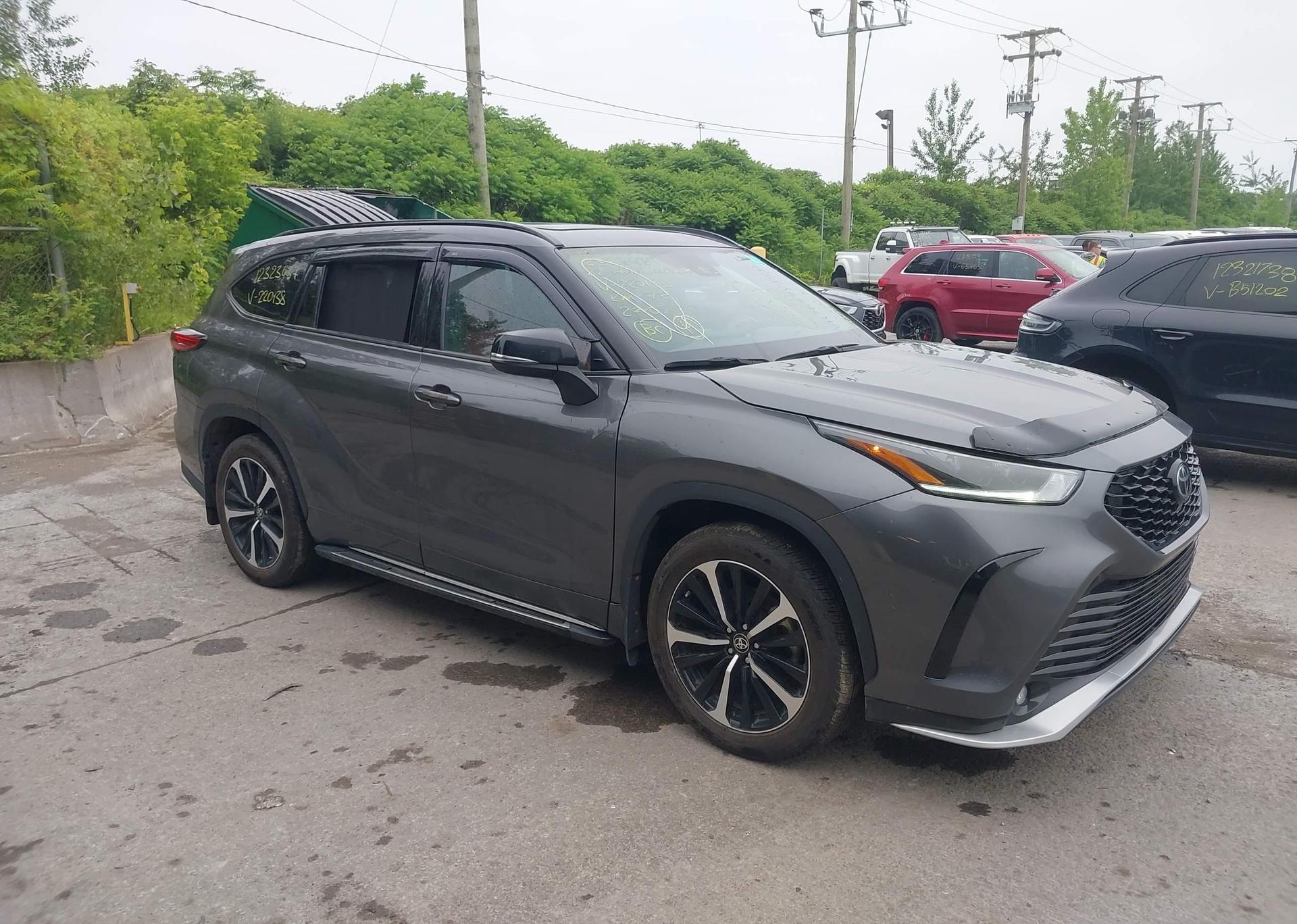 2022 TOYOTA HIGHLANDER XSE