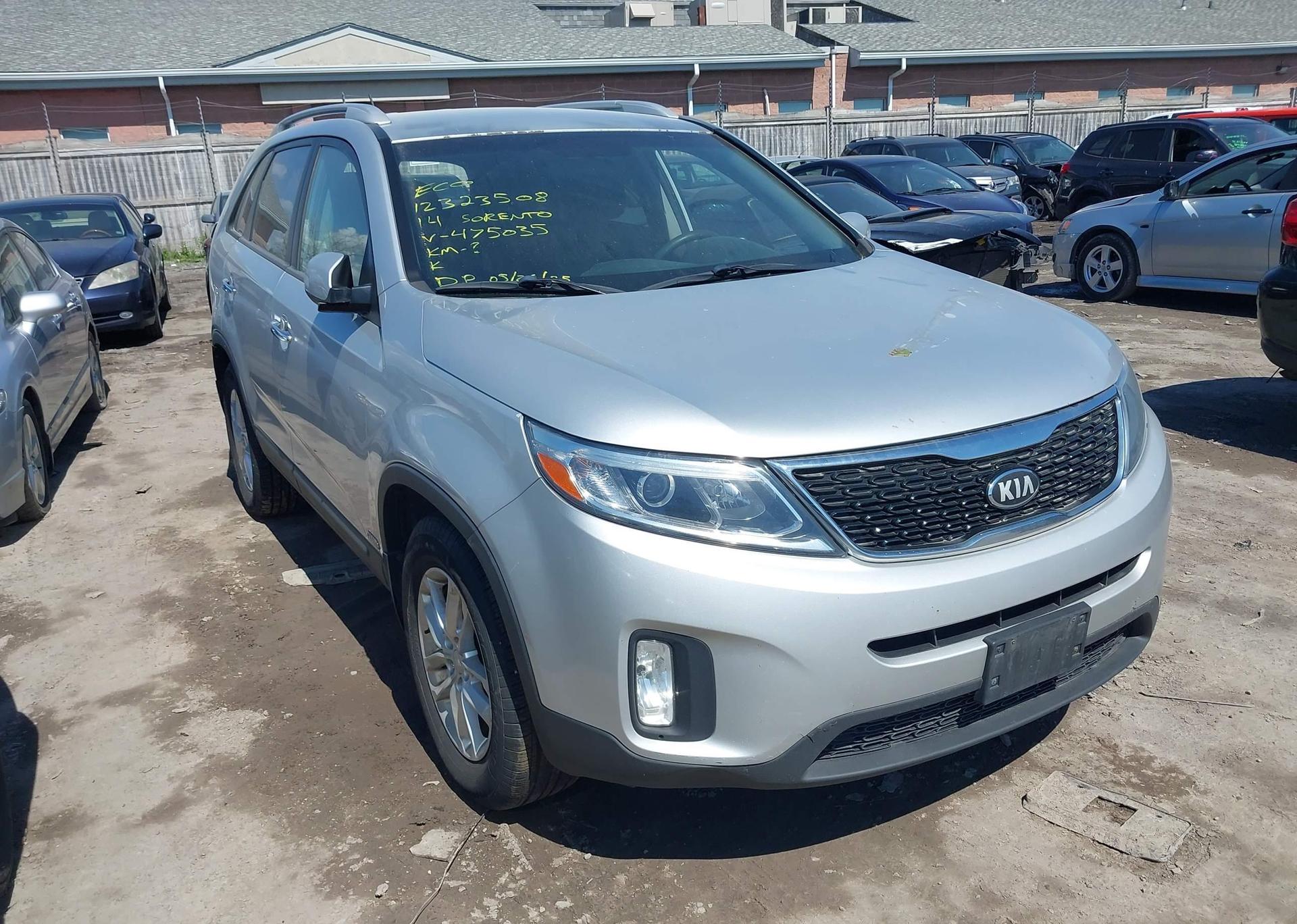 2014 KIA SORENTO LX