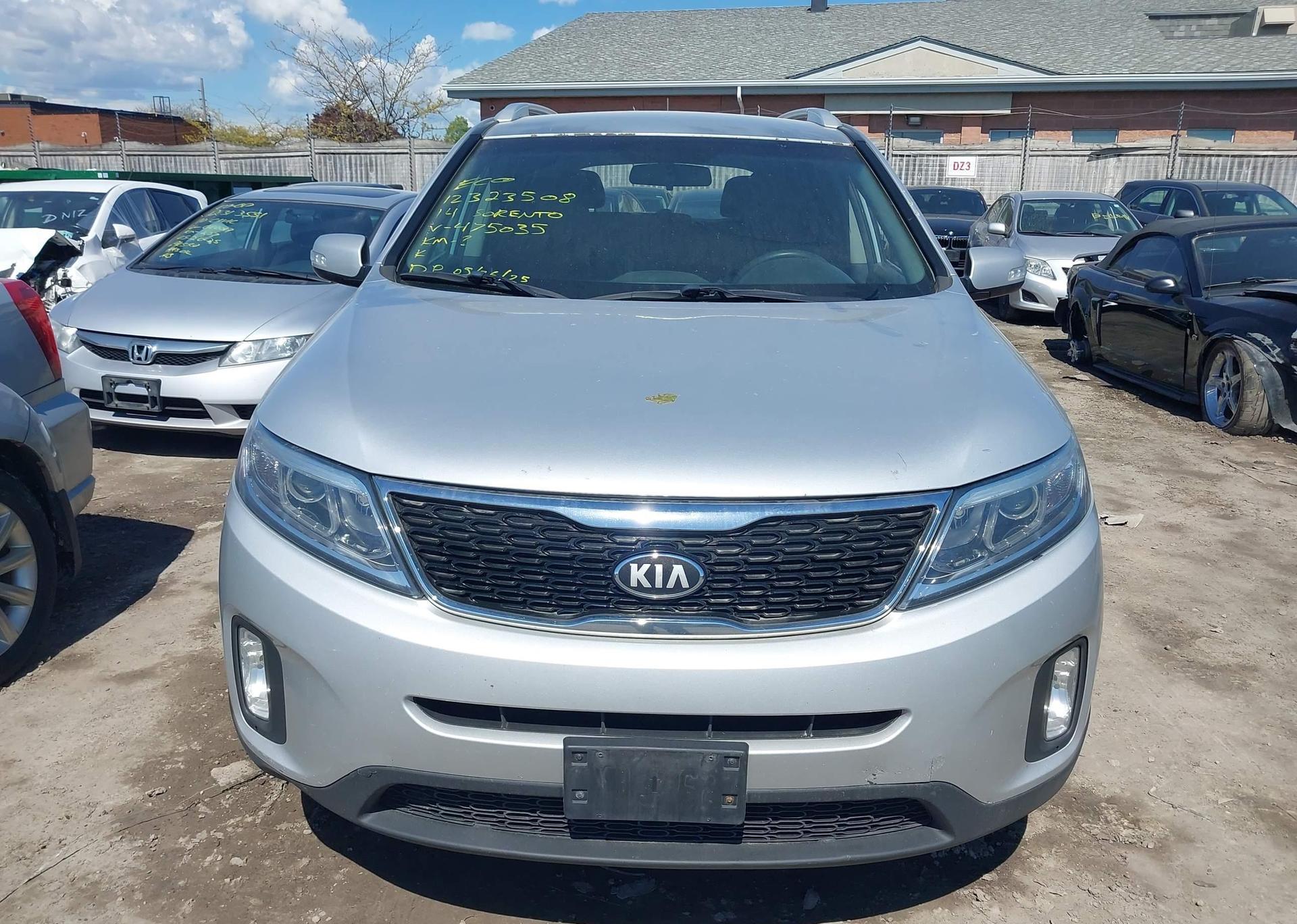 2014 KIA SORENTO LX