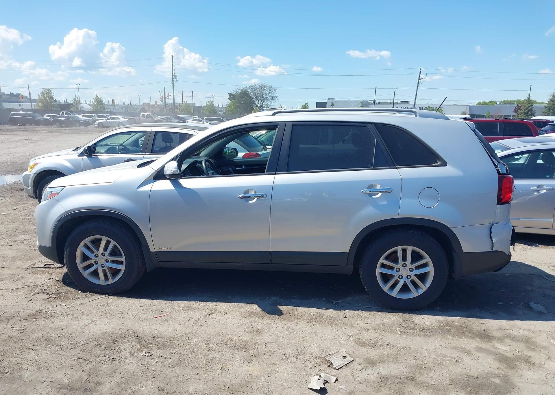 2014 KIA SORENTO LX