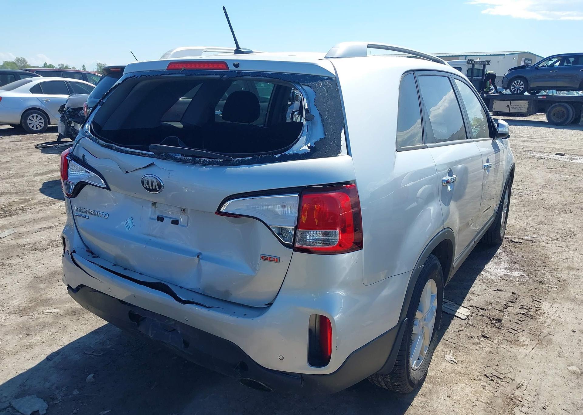 2014 KIA SORENTO LX