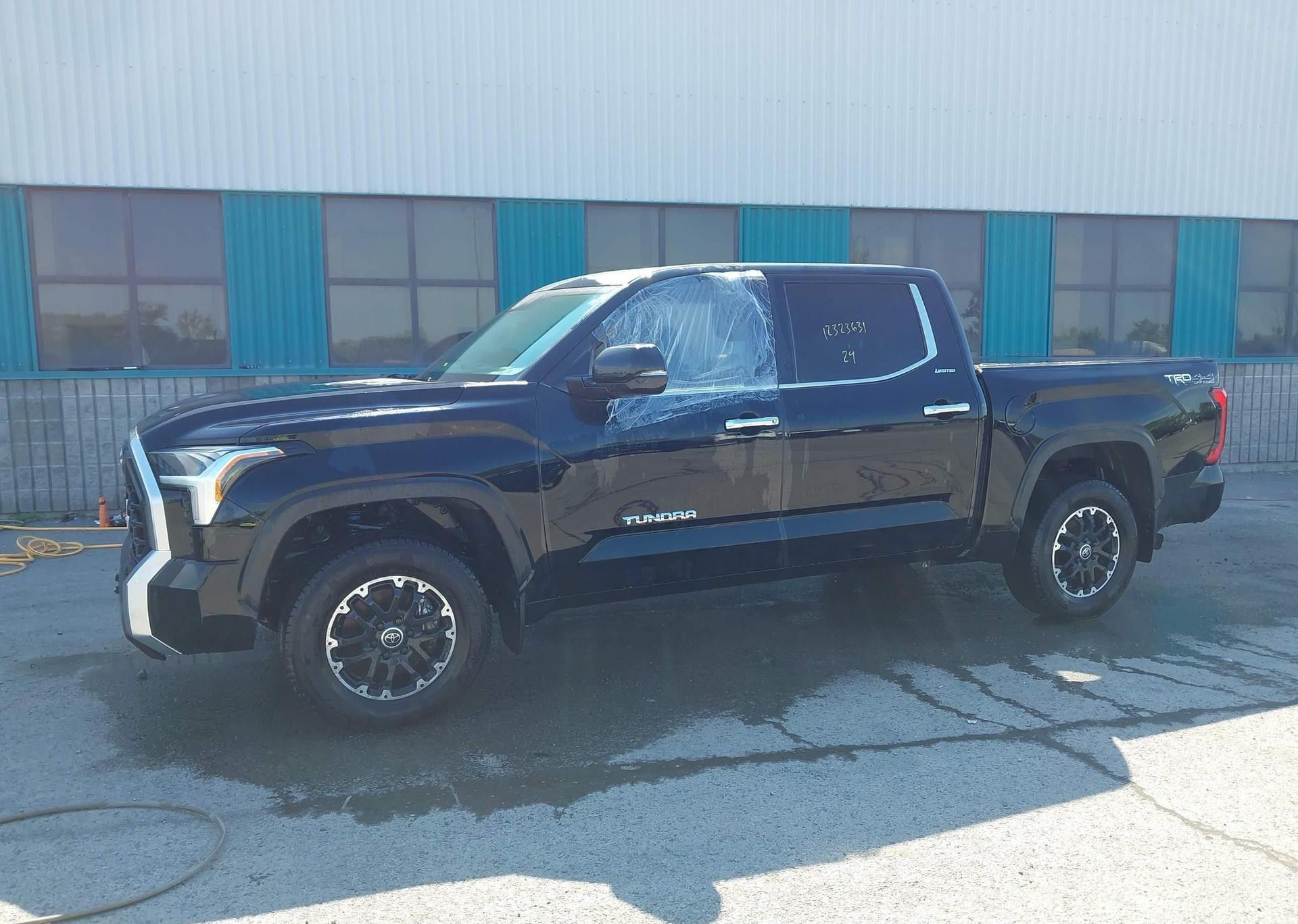 2024 TOYOTA TUNDRA CREWMAX LIMITED